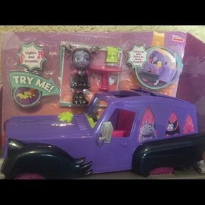 Vampirina Toy Car